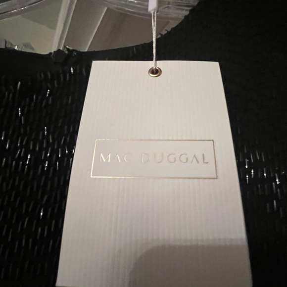 NWT! Beautiful black and gold, long sleeve beaded Mac Duggal gown. - Picture 6 of 8